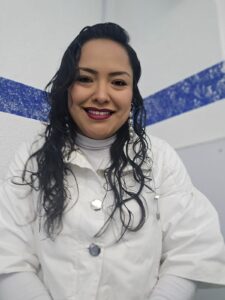 Diana Coto: mi deseo es que las lecturas de este libro te ayuden a  descubrir eso que está dentro de ti, algo que sabes que  existe, que has escuchado tantas veces, pero que te da  miedo sacar a la luz.